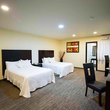 Wyndham Garden Aguascalientes Hotel & Casino Екстер'єр фото
