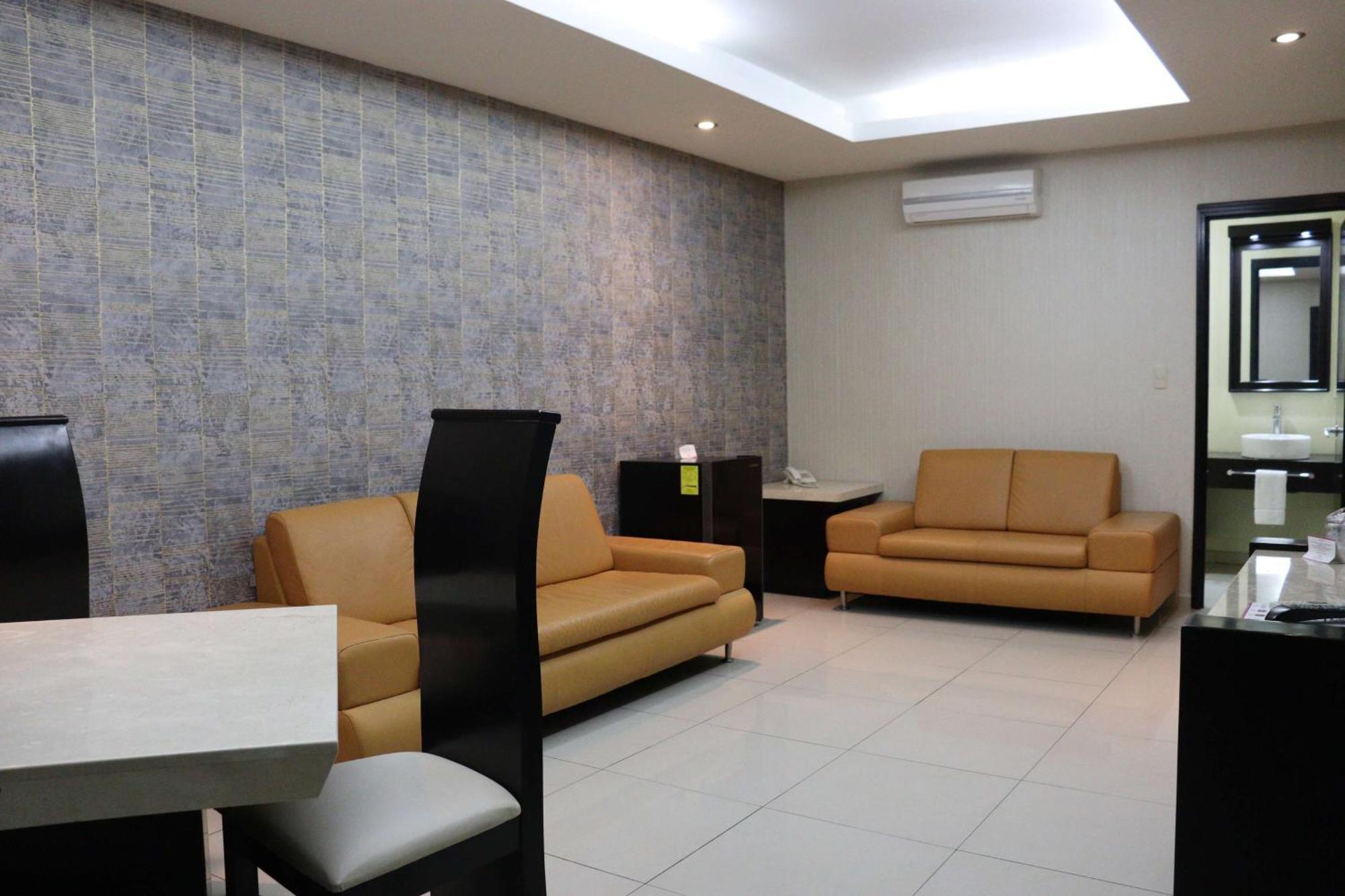 Wyndham Garden Aguascalientes Hotel & Casino Екстер'єр фото